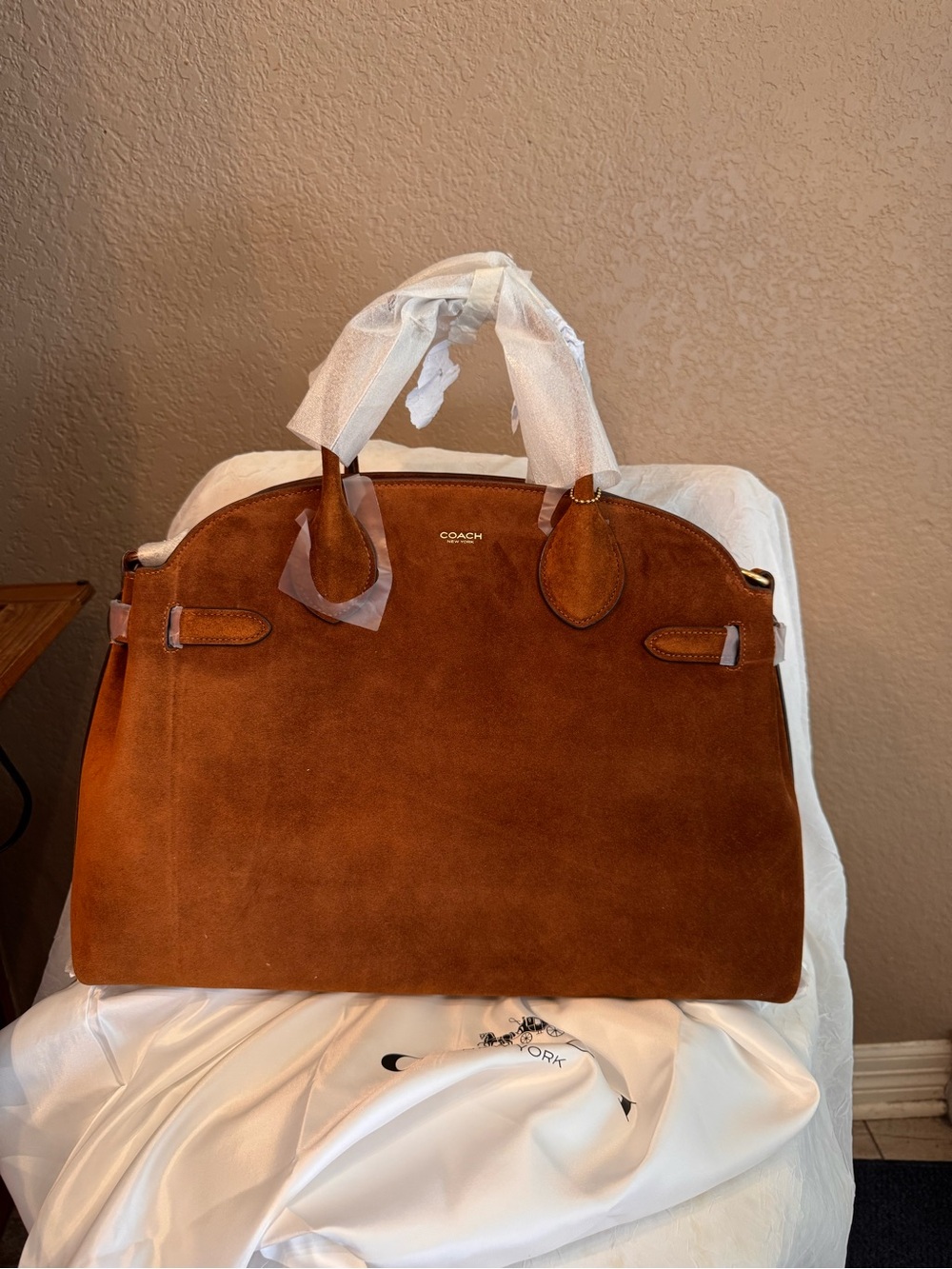 Coach empire 40 purse new